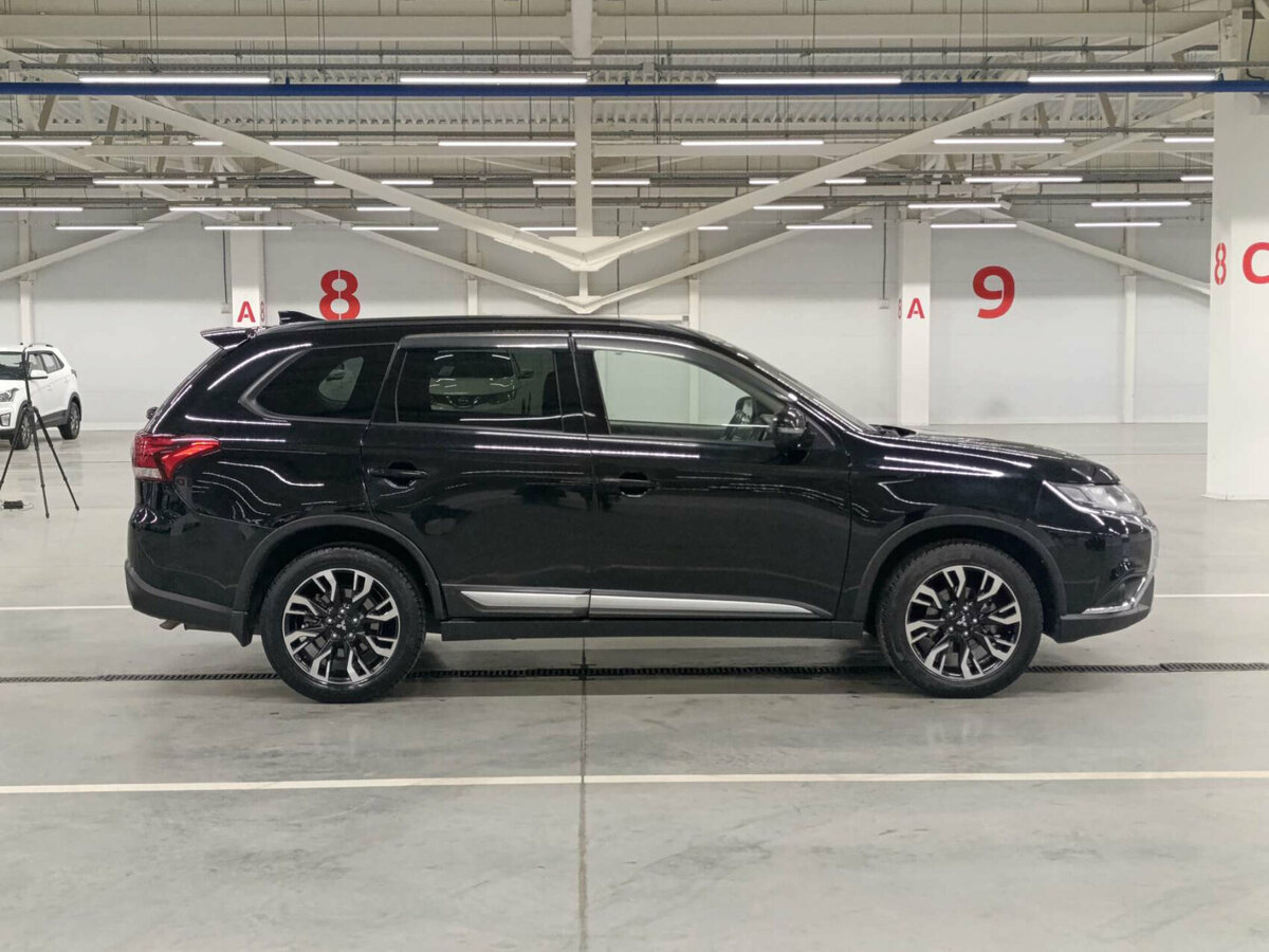 Mitsubishi Outlander 2021 года с пробегом. Фото: #3