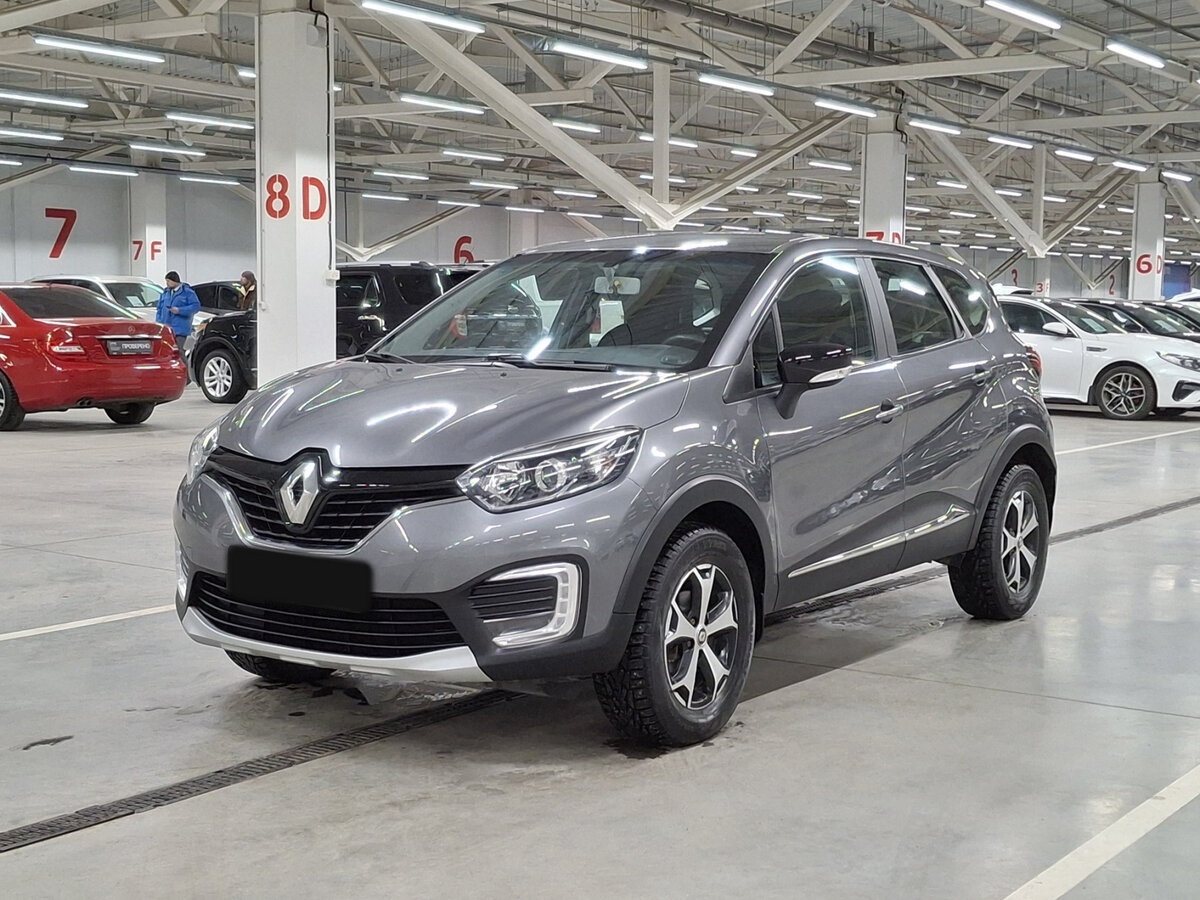 Renault Kaptur 2018 года с пробегом. Посмотреть фото