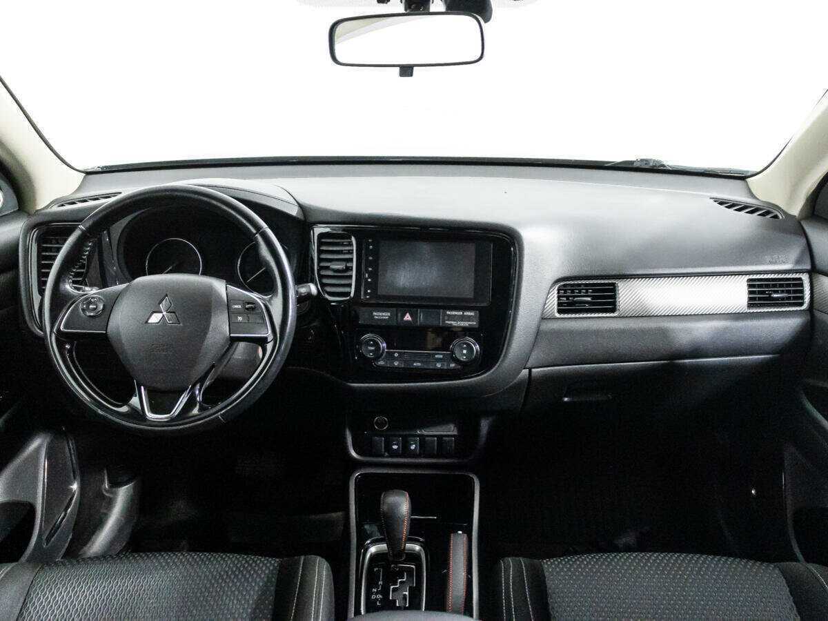 Mitsubishi Outlander 2017 года с пробегом. Фото: #12