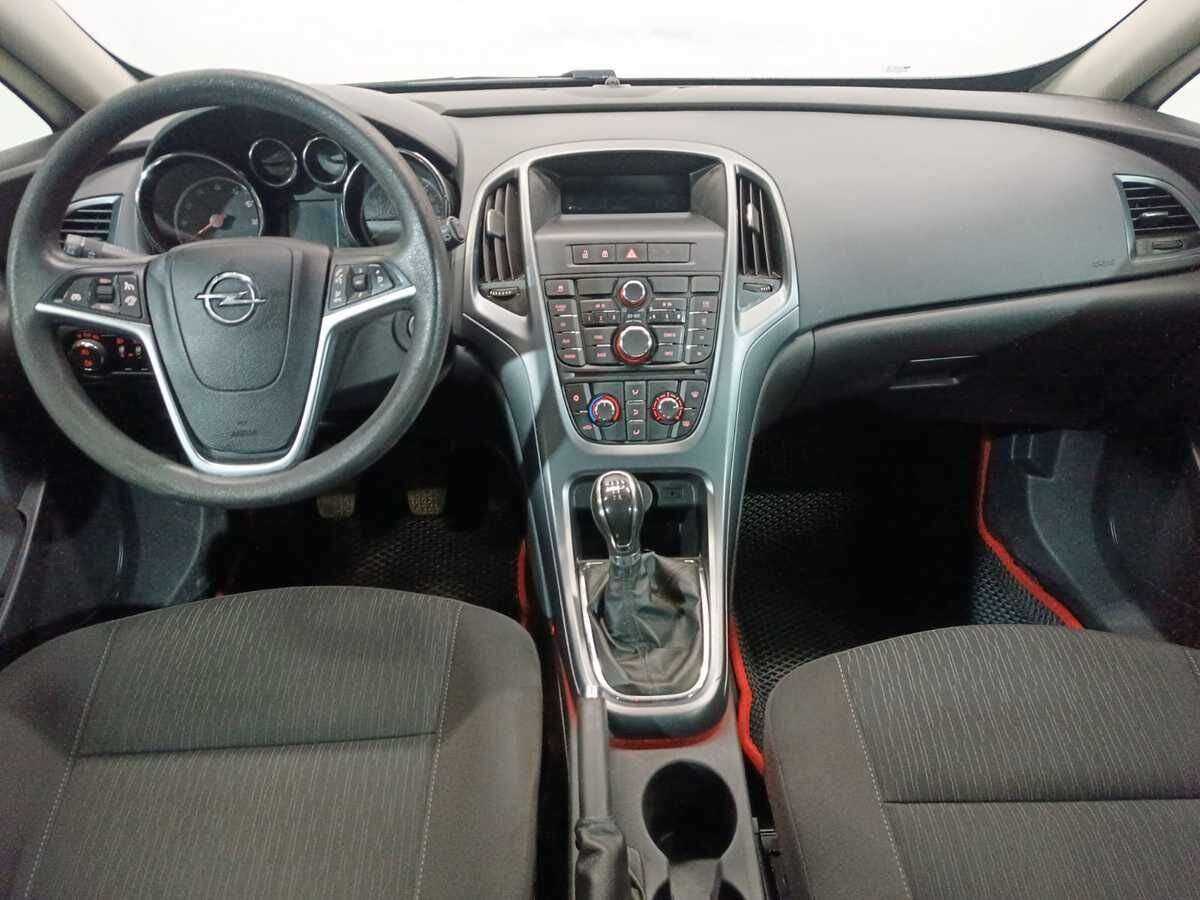 Opel Astra 2012 года с пробегом. Фото: #10