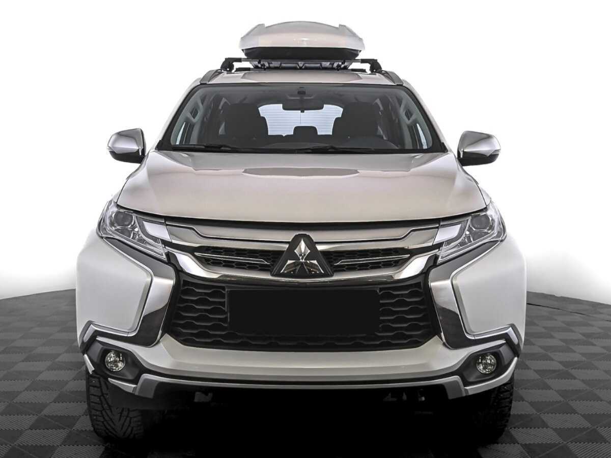 Mitsubishi Pajero Sport 2018 года с пробегом. Фото: #1