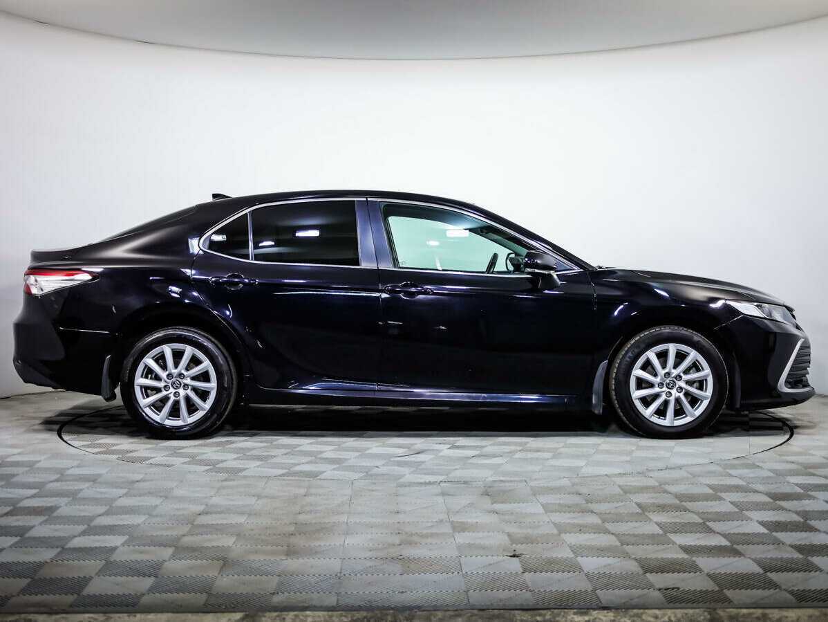 Toyota Camry 2021 года с пробегом. Фото: #2