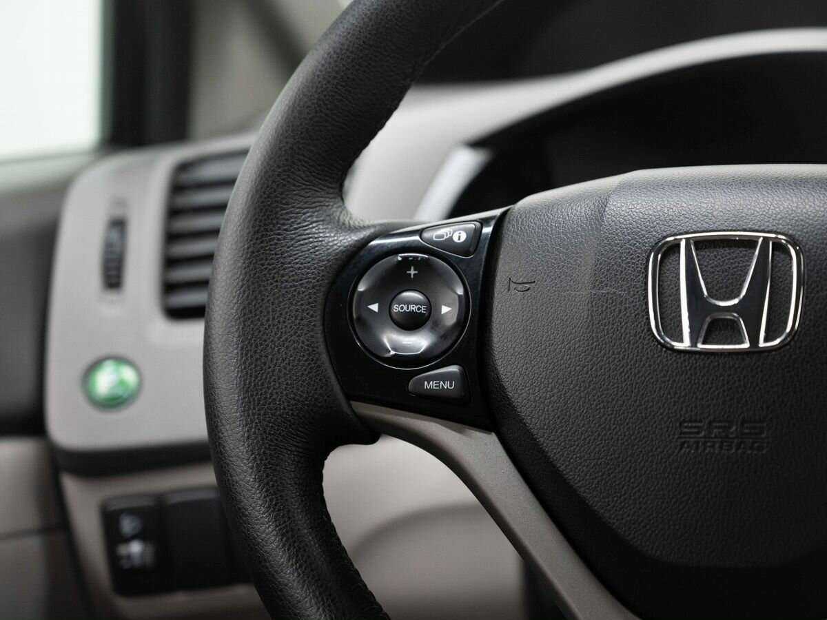 Honda Civic 2012 года с пробегом. Фото: #14