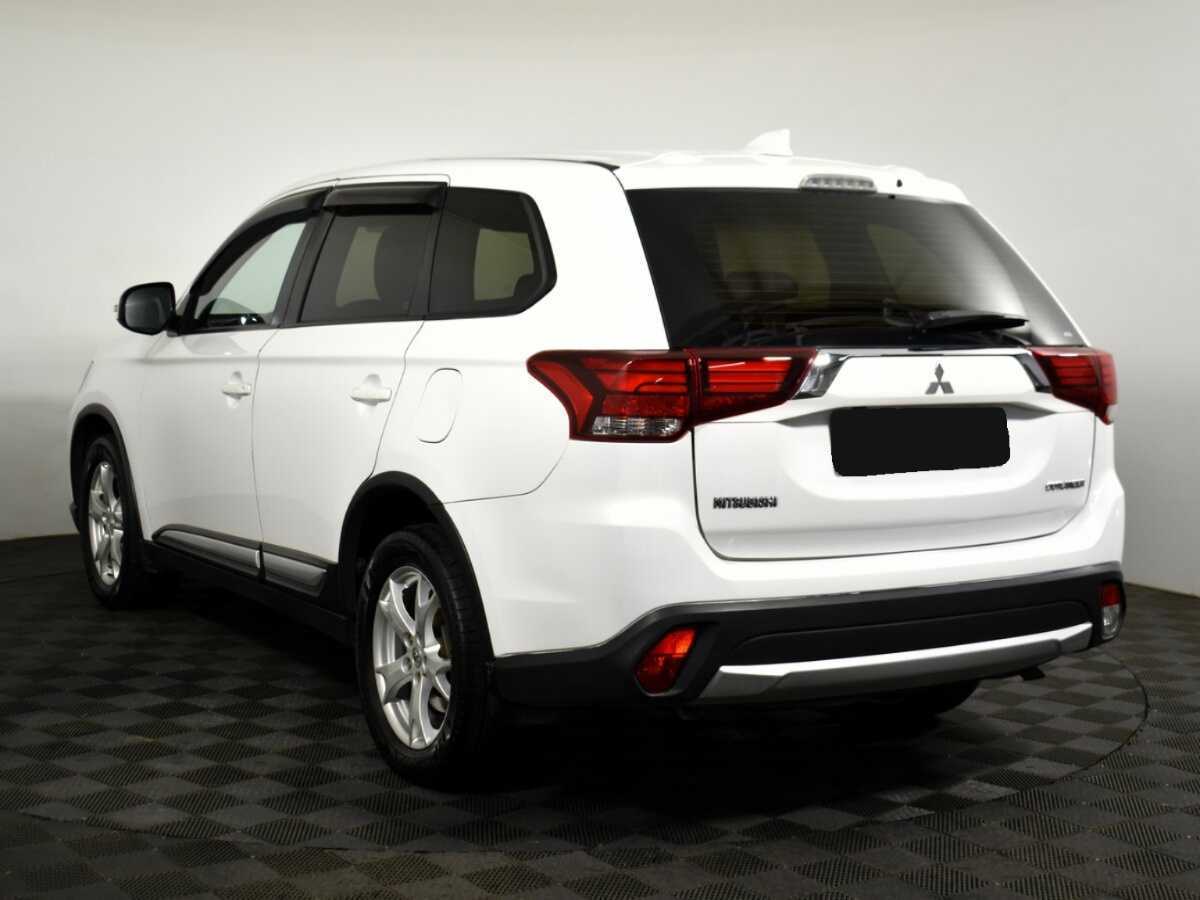 Mitsubishi Outlander 2017 года с пробегом. Фото: #5