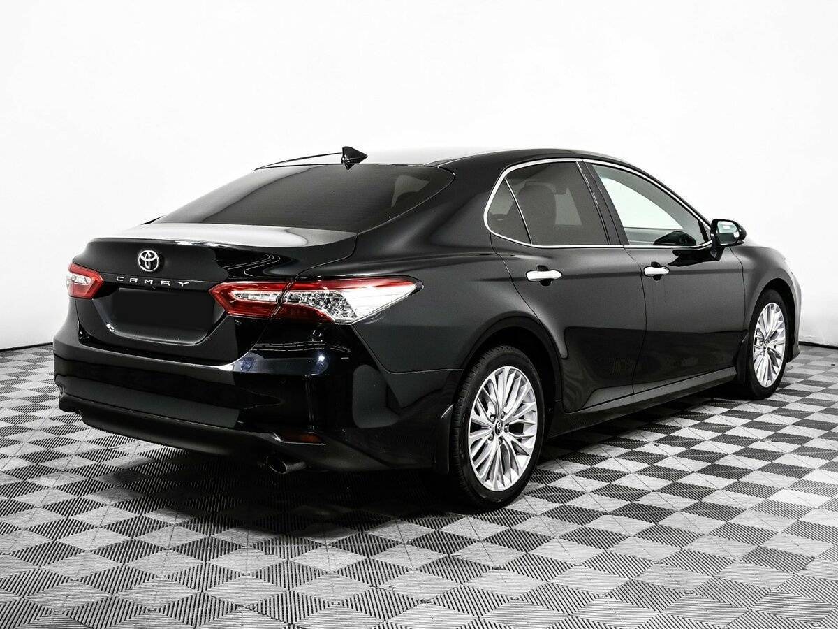 Toyota Camry 2019 года с пробегом. Фото: #4