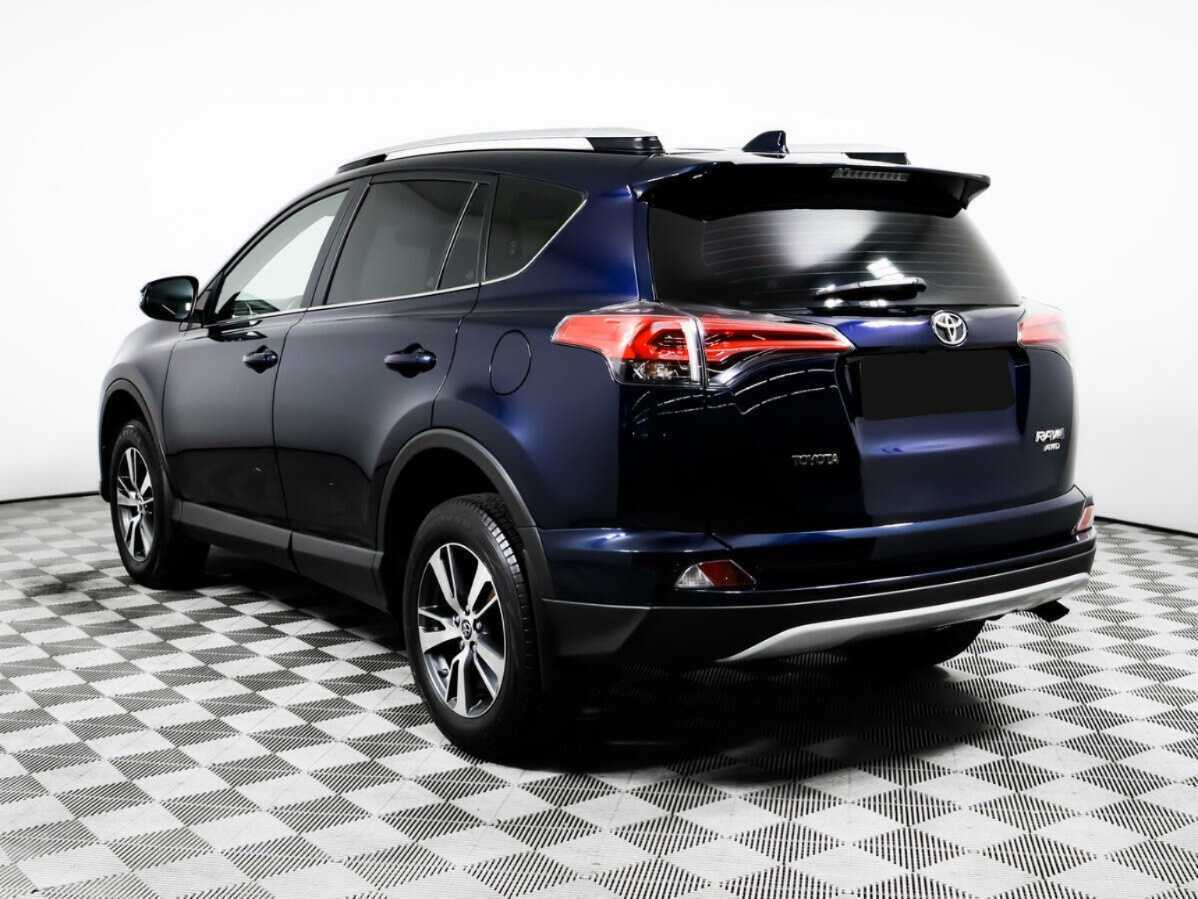 Toyota RAV4 2018 года с пробегом. Фото: #4