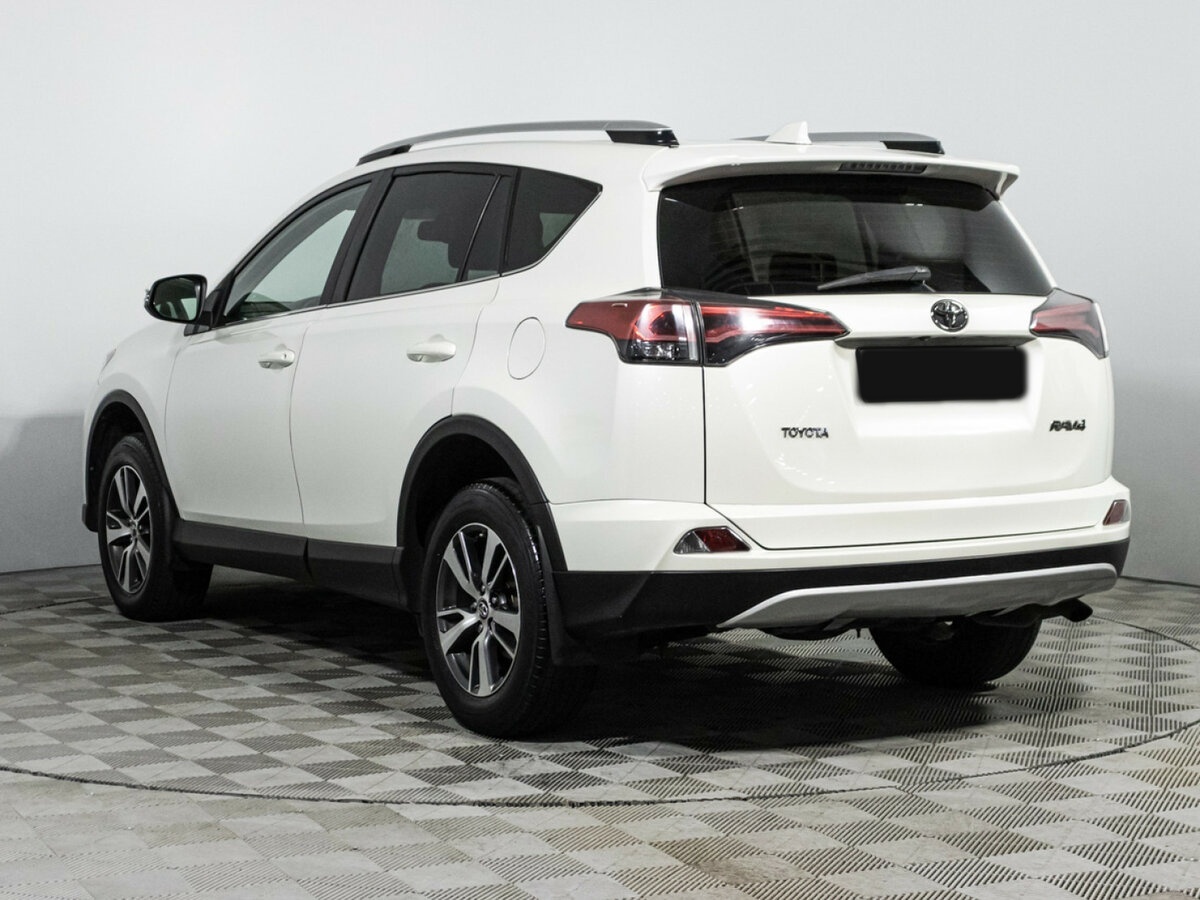 Toyota RAV4 2017 года с пробегом. Фото: #6