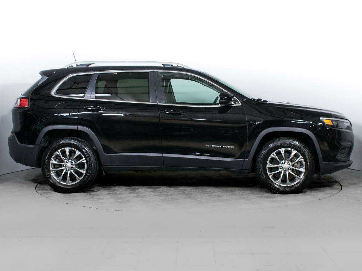 Jeep Cherokee 2018 года с пробегом. Фото: #3
