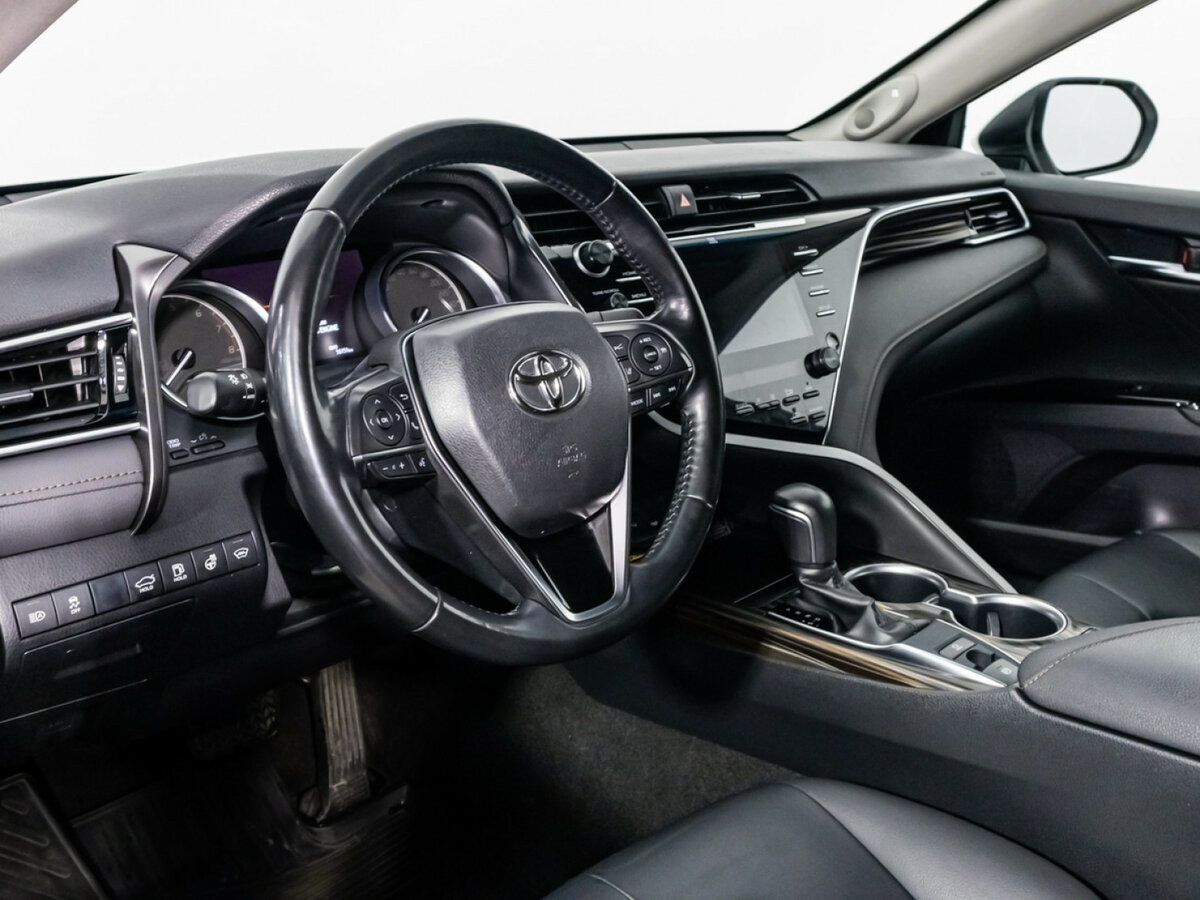 Toyota Camry 2019 года с пробегом. Фото: #10