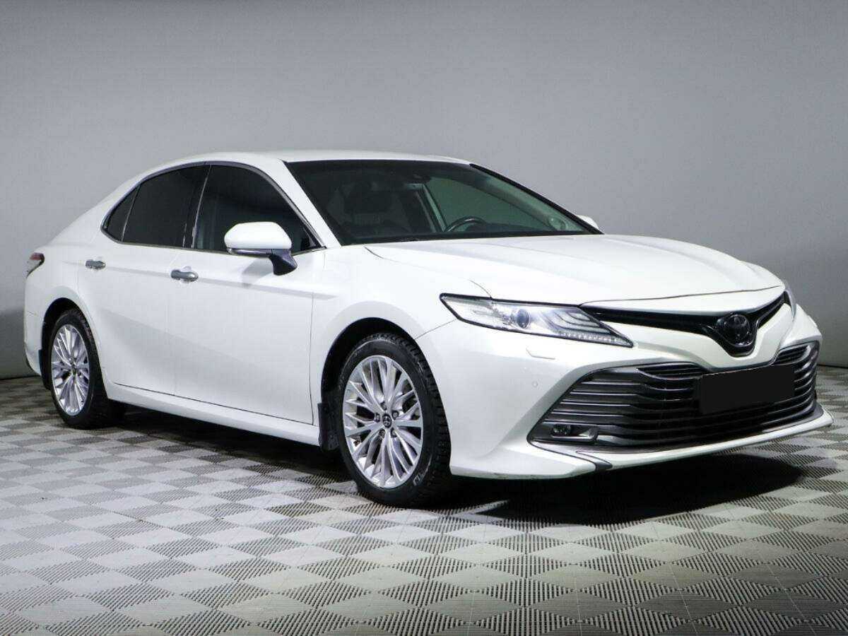 Toyota Camry 2018 года с пробегом. Фото: #2