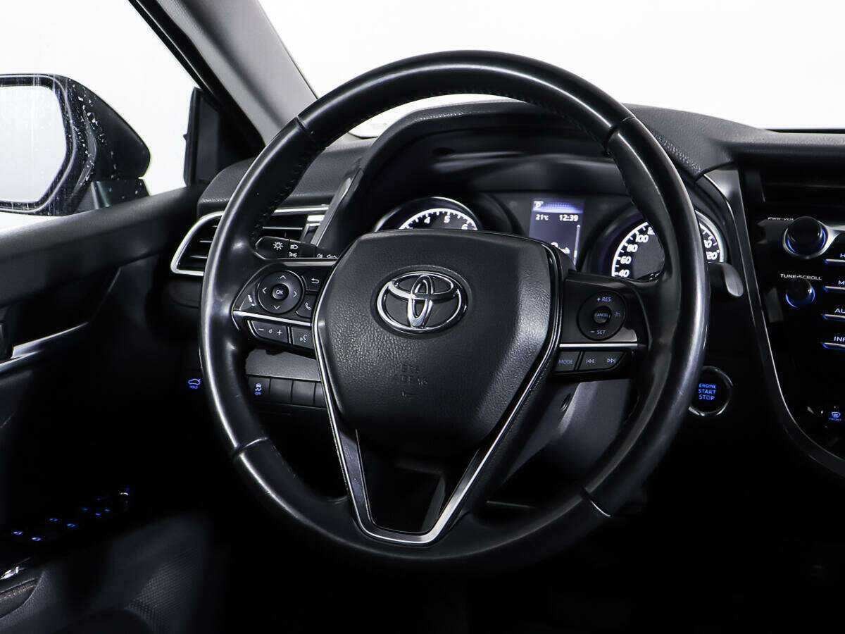 Toyota Camry 2020 года с пробегом. Фото: #13