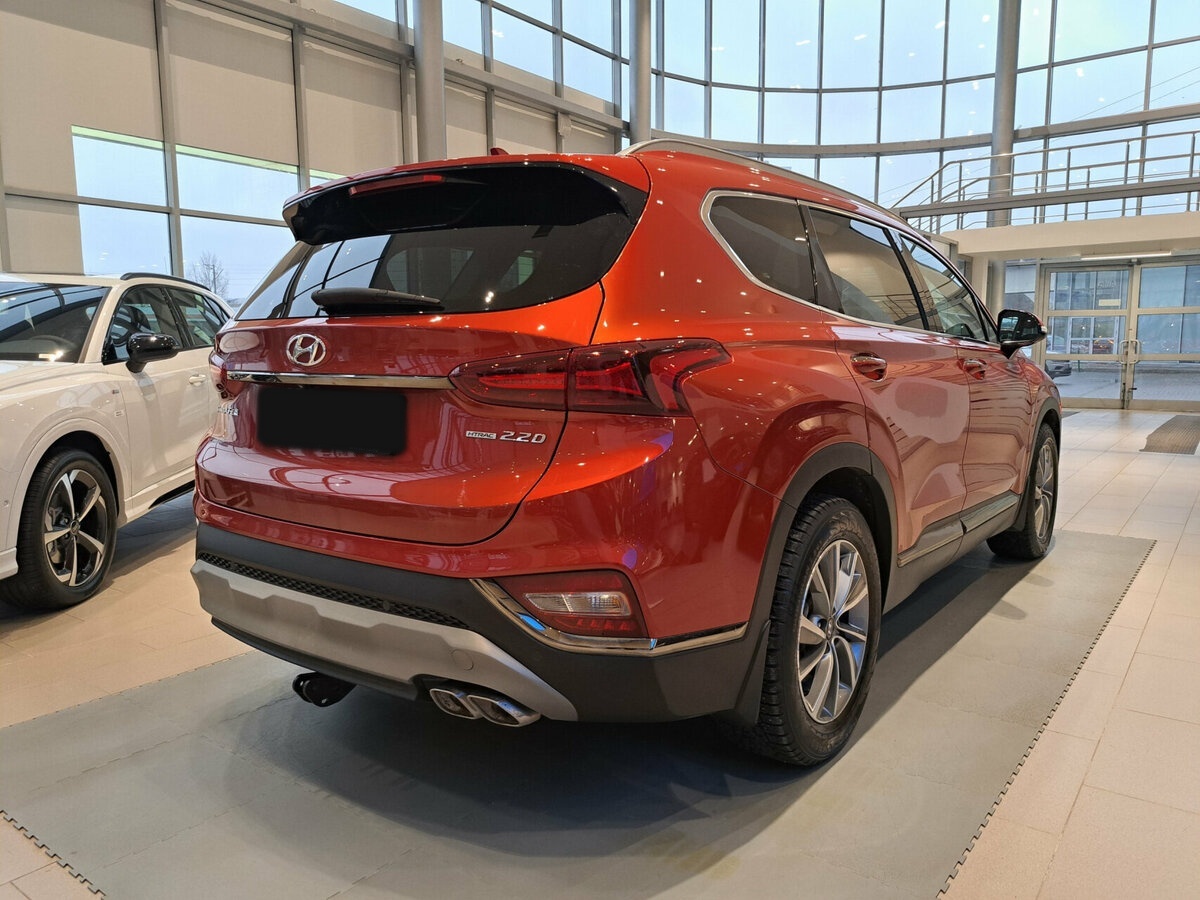 Hyundai Santa Fe 2019 года с пробегом. Фото: #4
