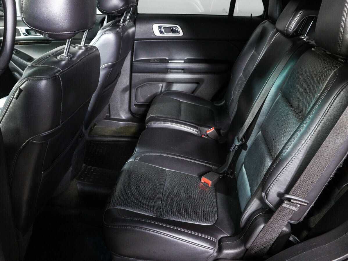 Ford Explorer 2013 года с пробегом. Фото: #6