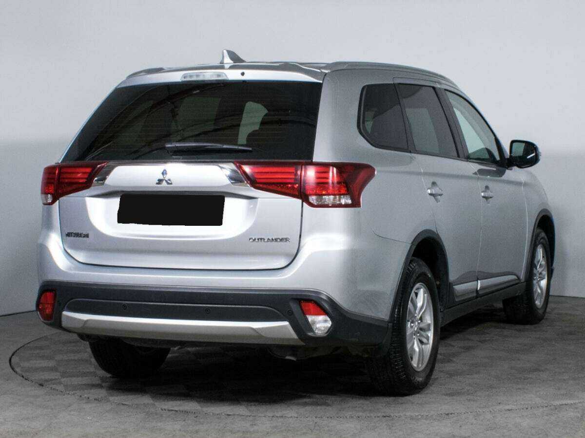 Mitsubishi Outlander 2017 года с пробегом. Фото: #3
