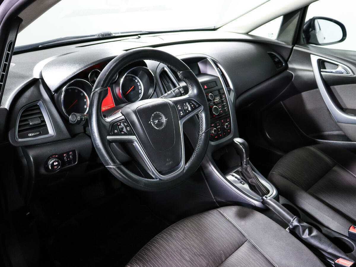 Opel Astra 2012 года с пробегом. Фото: #11