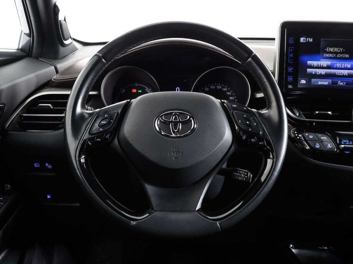 Toyota C-HR 2018 года с пробегом. Фото: #12