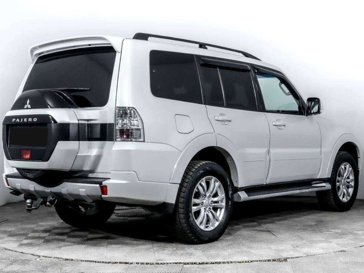 Mitsubishi Pajero 2015 года с пробегом. Фото: #2