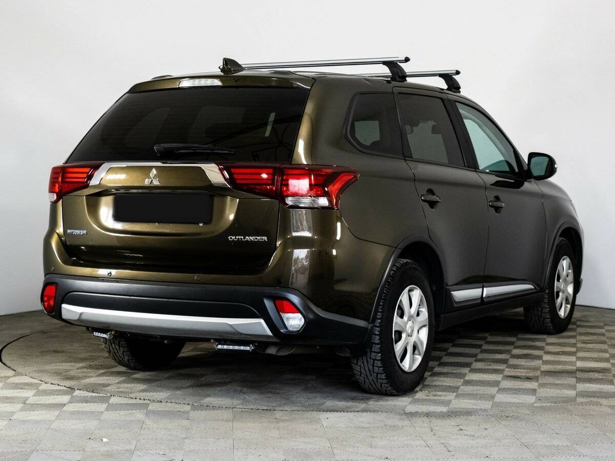 Mitsubishi Outlander 2018 года с пробегом. Фото: #4