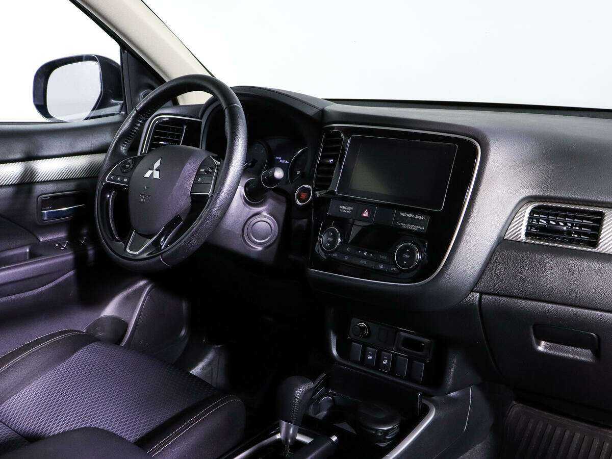 Mitsubishi Outlander 2018 года с пробегом. Фото: #8