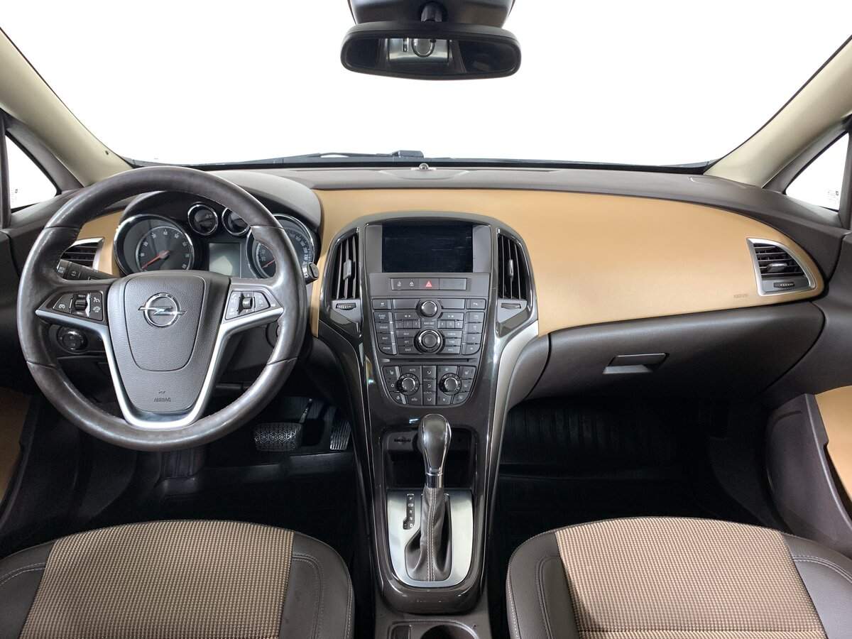Opel Astra 2013 года с пробегом. Фото: #10