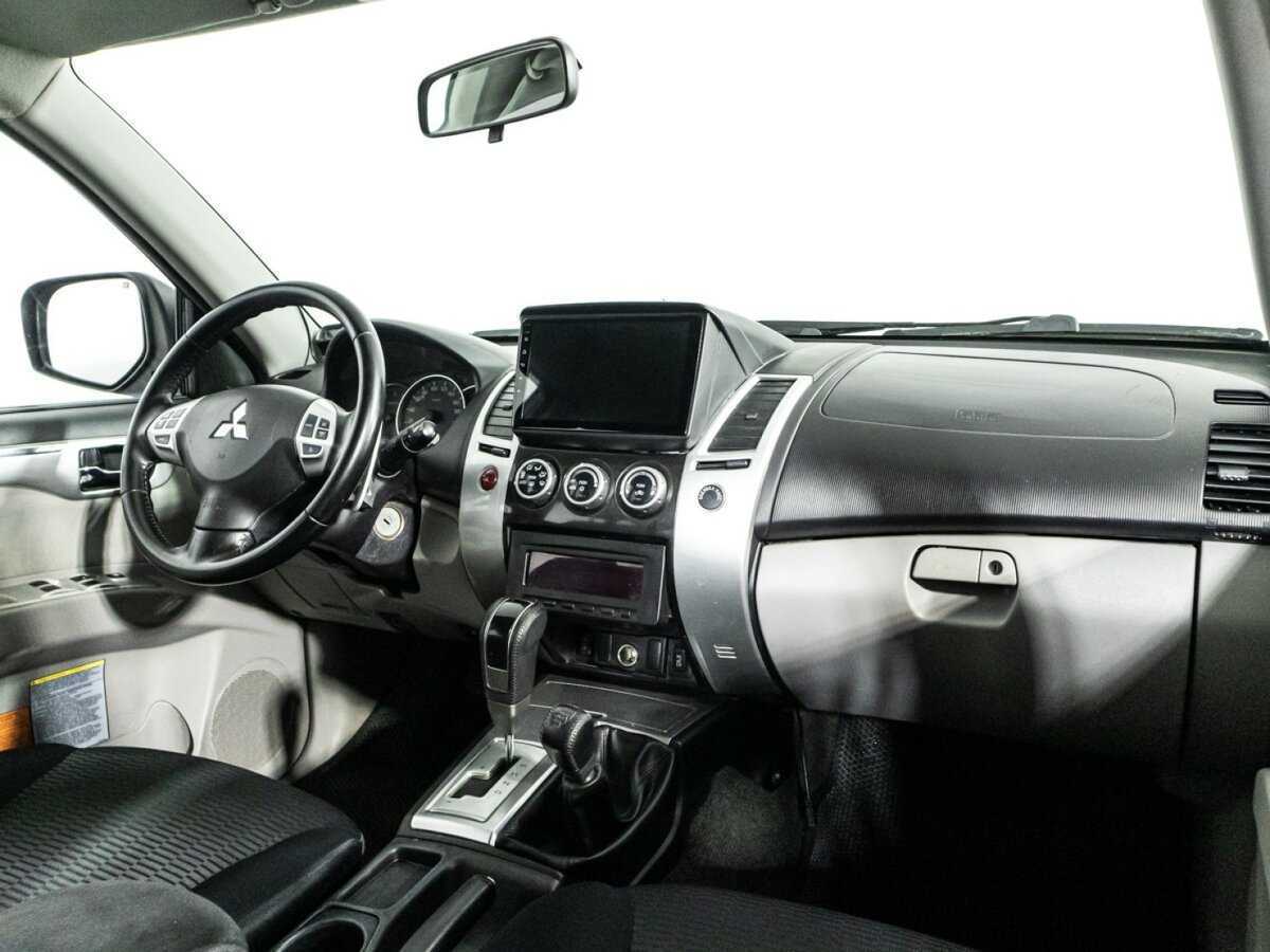 Mitsubishi Pajero Sport 2013 года с пробегом. Фото: #8