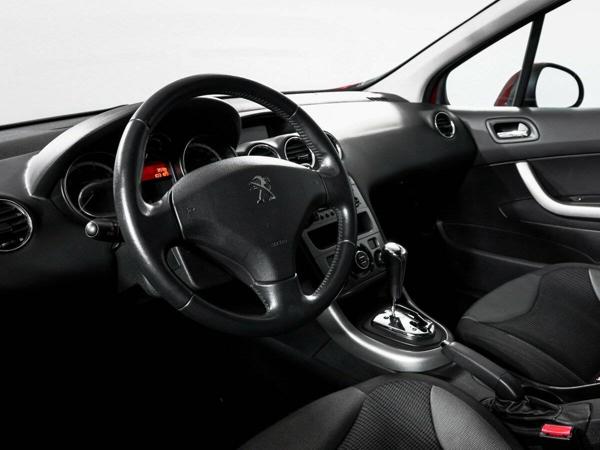 Peugeot 308 2012 года с пробегом. Фото: #13