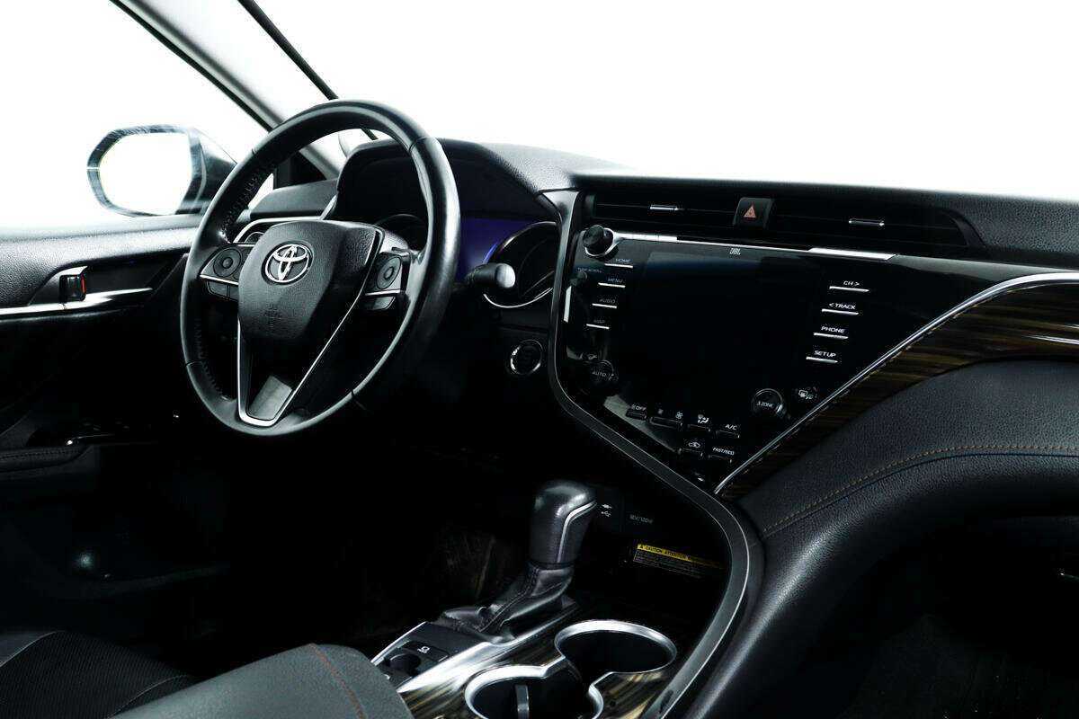 Toyota Camry 2019 года с пробегом. Фото: #8