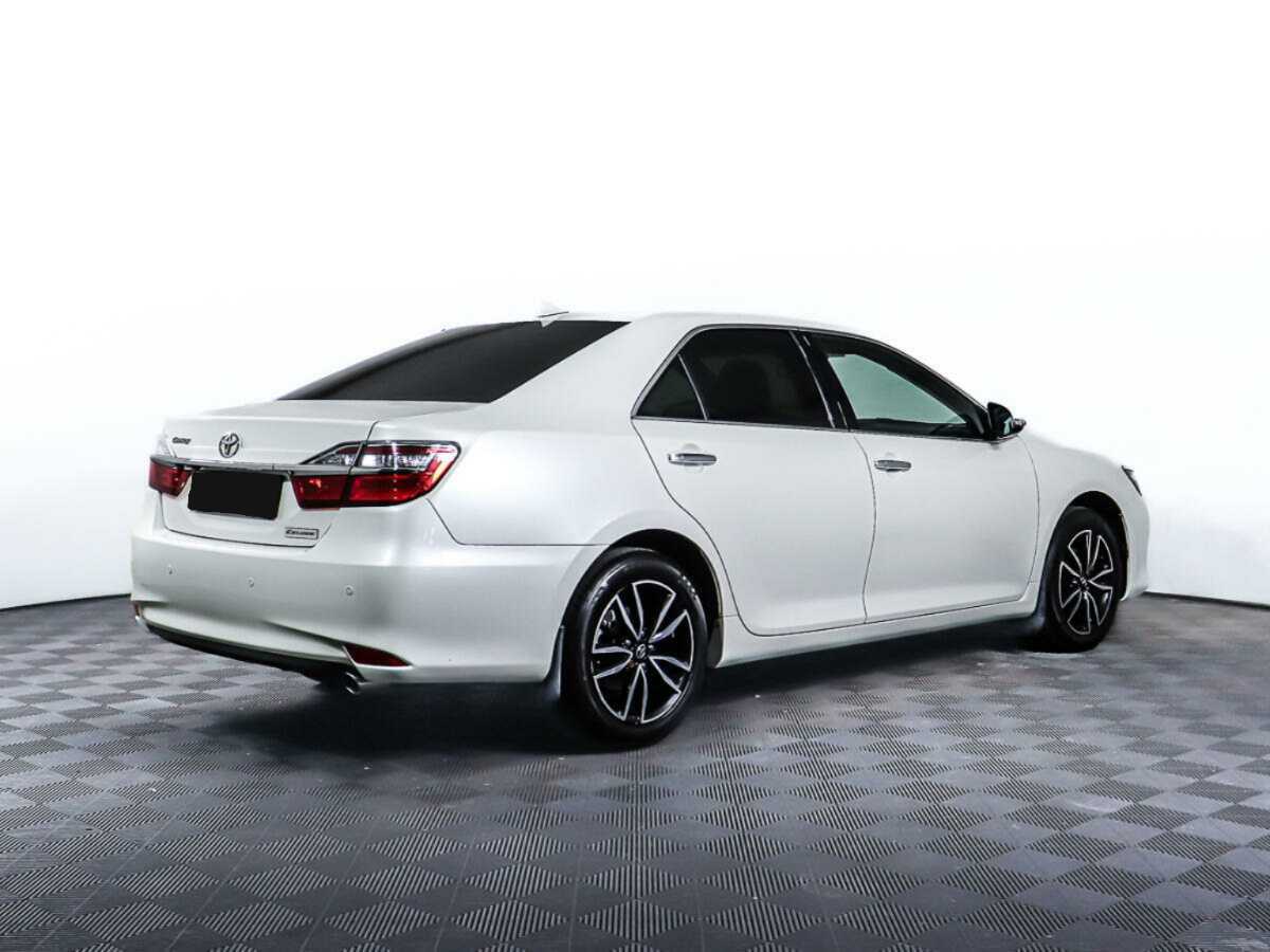 Toyota Camry 2017 года с пробегом. Фото: #4