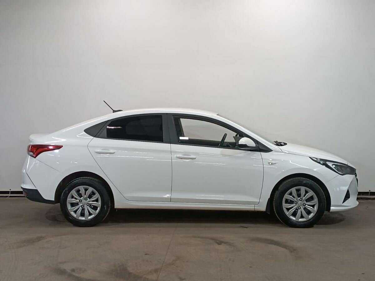Hyundai Solaris 2022 года с пробегом. Фото: #3