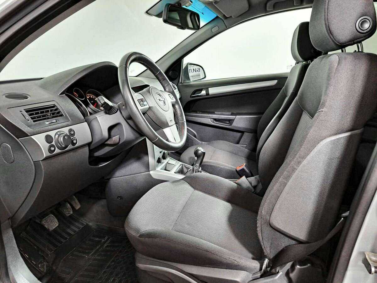 Opel Astra 2013 года с пробегом. Фото: #14