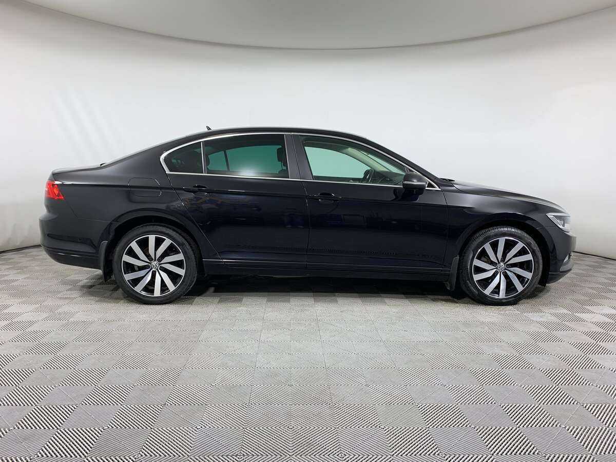 Volkswagen Passat 2019 года с пробегом. Фото: #3
