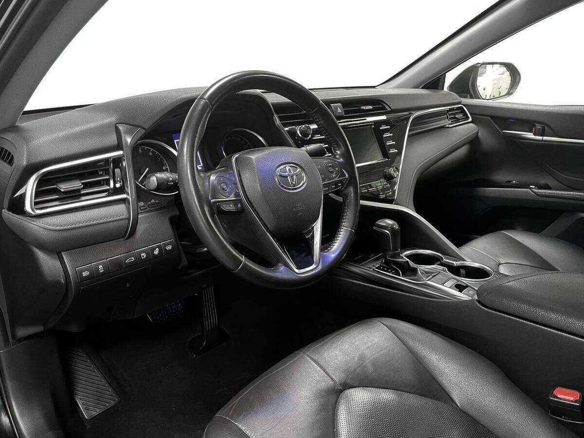 Toyota Camry 2018 года с пробегом. Фото: #13