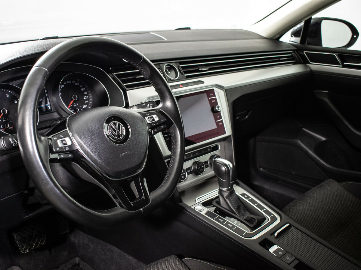 Volkswagen Passat 2017 года с пробегом. Фото: #14