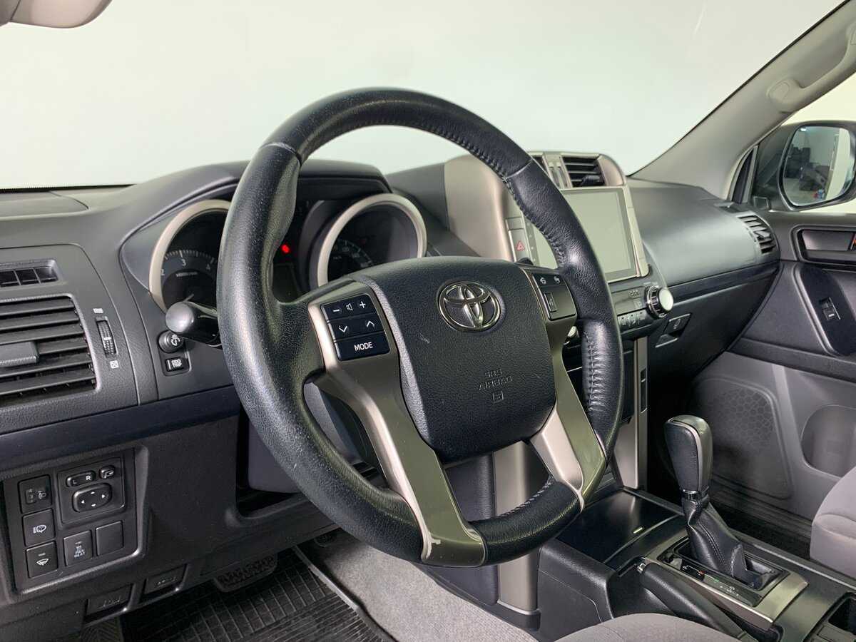 Toyota Land Cruiser Prado 2012 года с пробегом. Фото: #8
