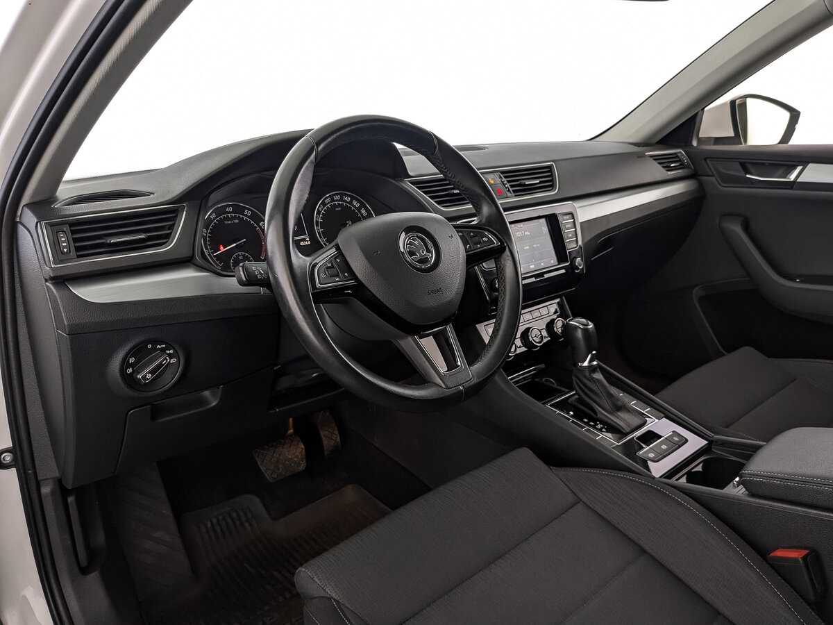 Skoda Superb 2017 года с пробегом. Фото: #12