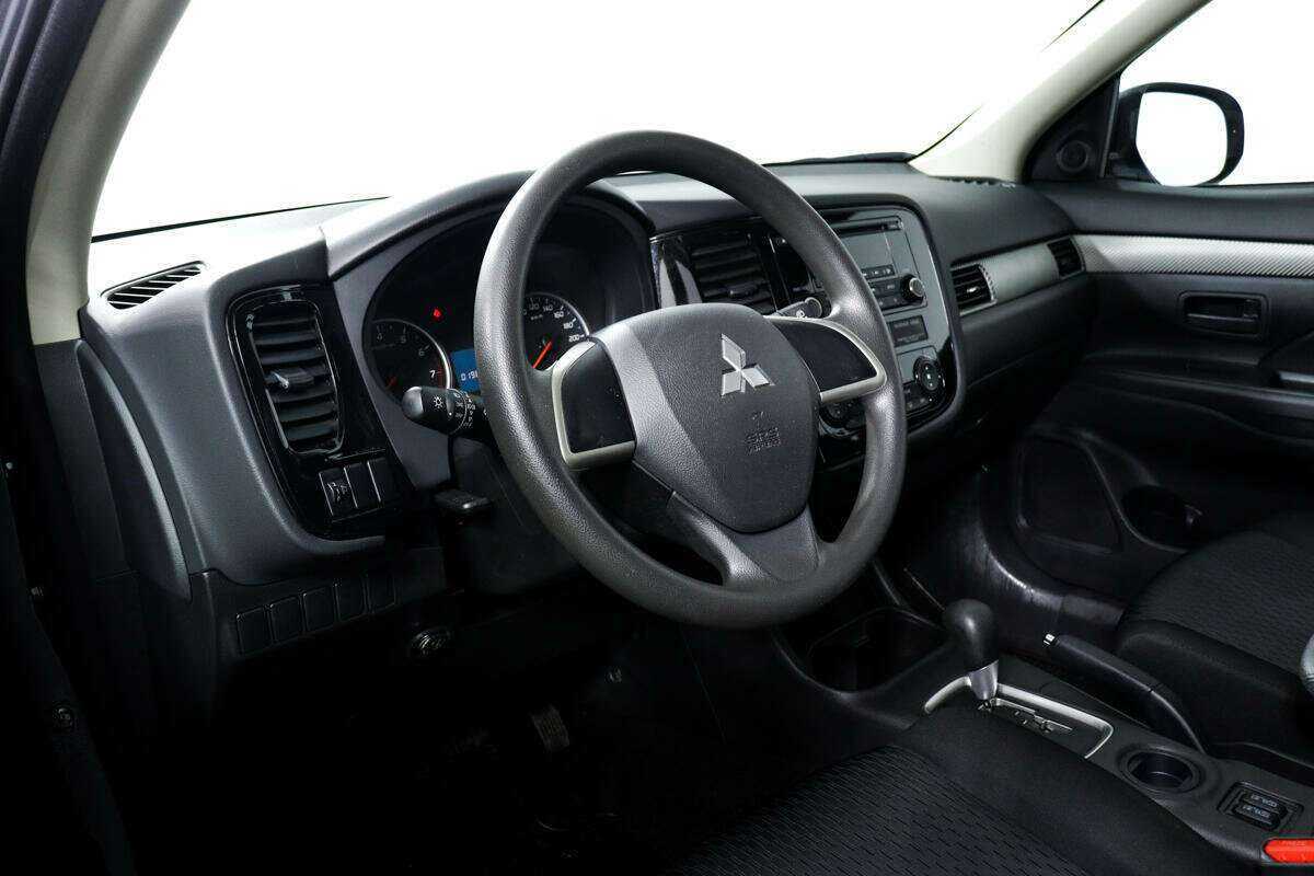 Mitsubishi Outlander 2012 года с пробегом. Фото: #12