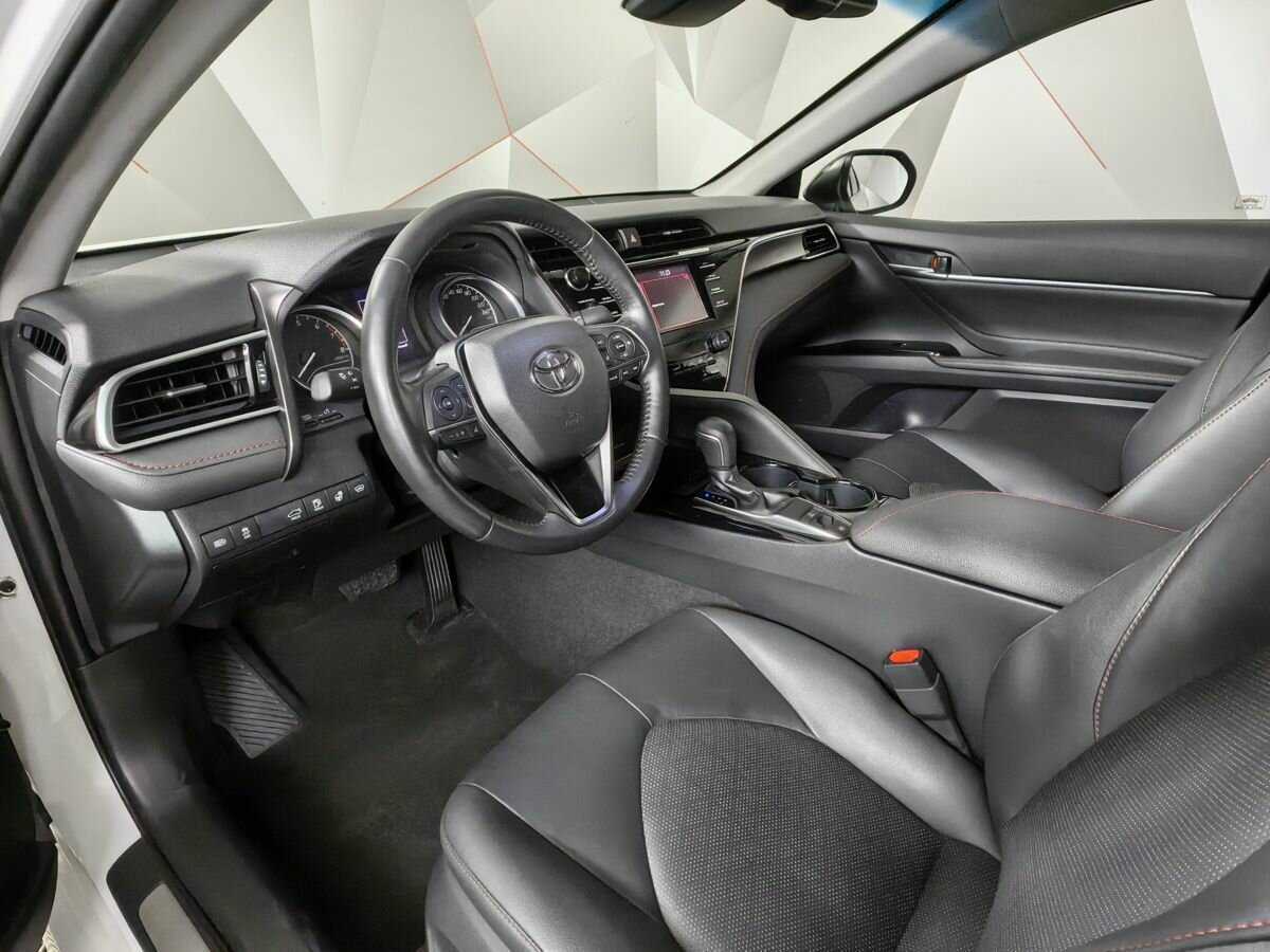 Toyota Camry 2020 года с пробегом. Фото: #13