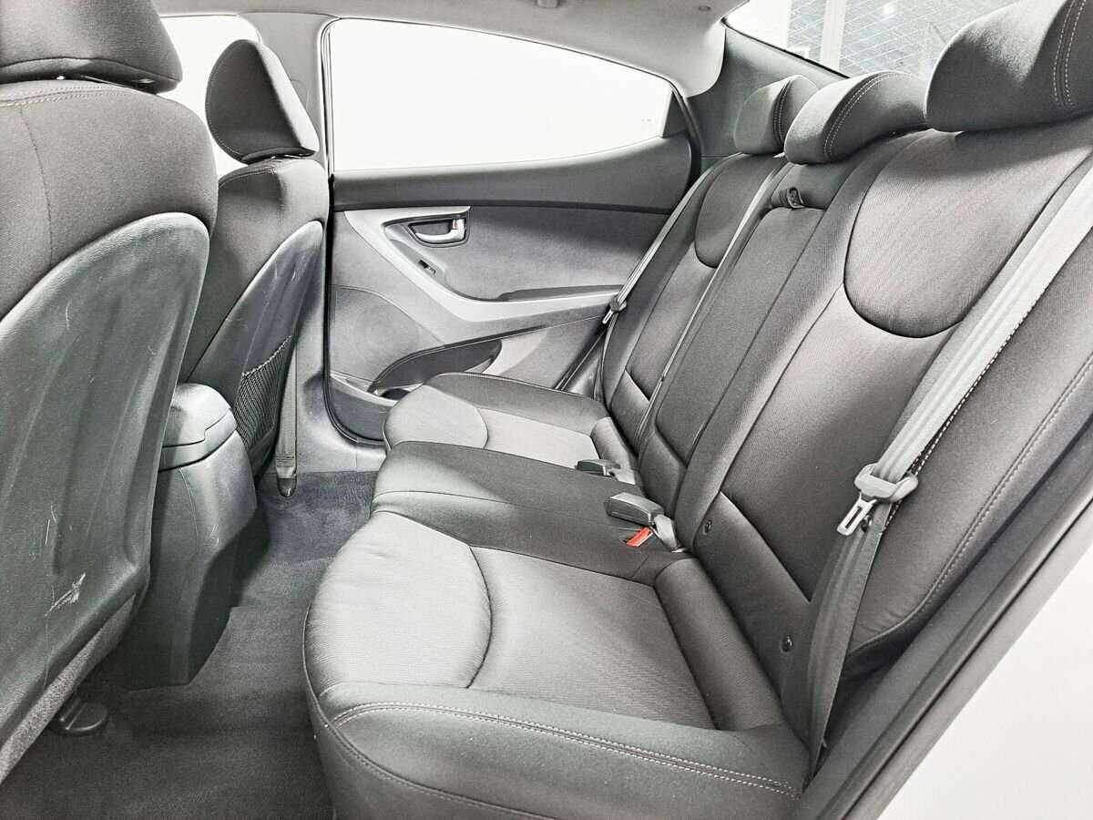 Hyundai Elantra 2015 года с пробегом. Фото: #9