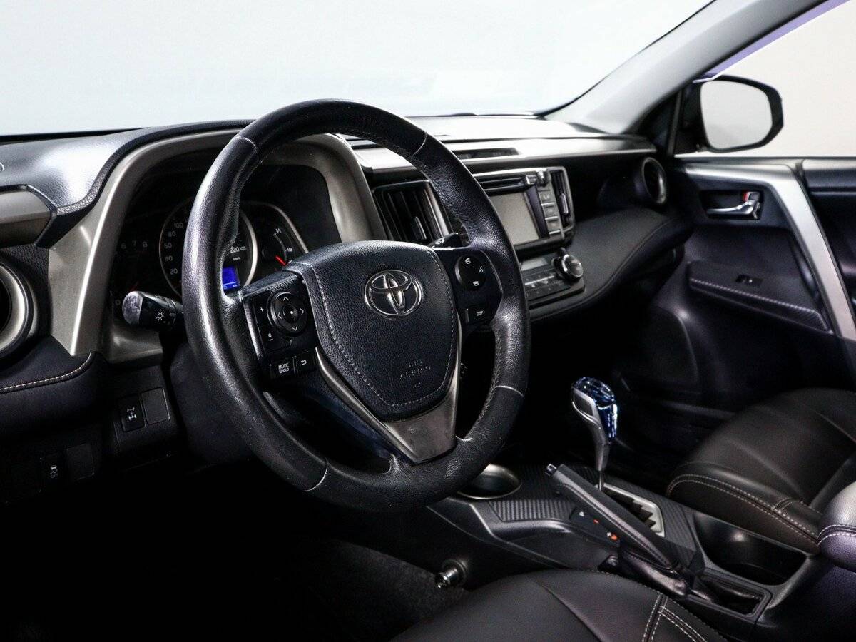 Toyota RAV4 2013 года с пробегом. Фото: #13