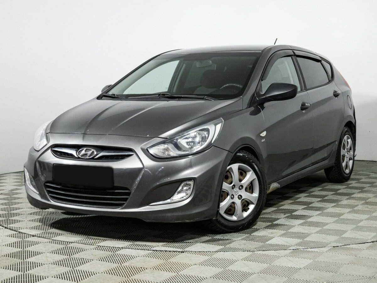 Hyundai Solaris 2012 года с пробегом. Посмотреть фото