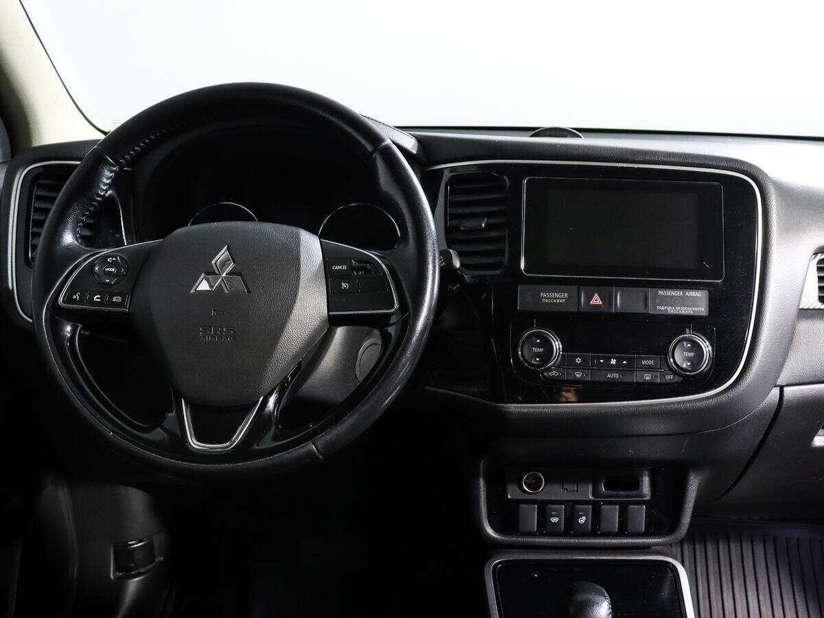 Mitsubishi Outlander 2018 года с пробегом. Фото: #9