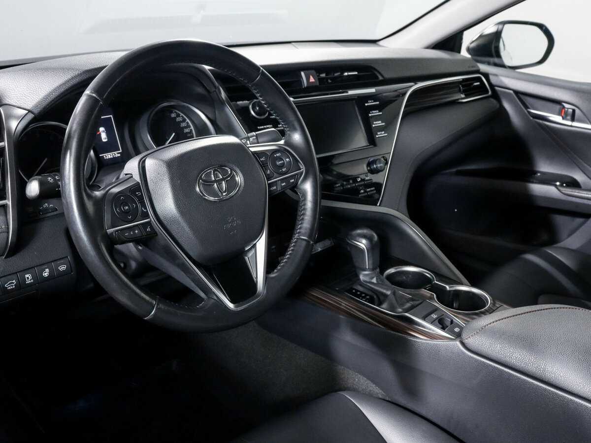 Toyota Camry 2019 года с пробегом. Фото: #12
