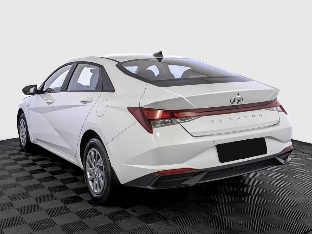 Hyundai Elantra 2022 года с пробегом. Фото: #6