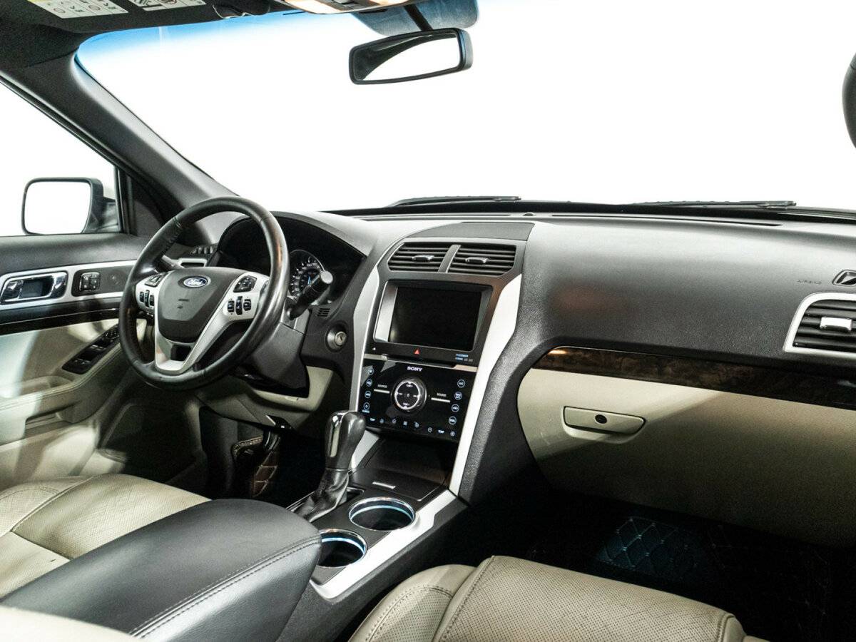 Ford Explorer 2012 года с пробегом. Фото: #6