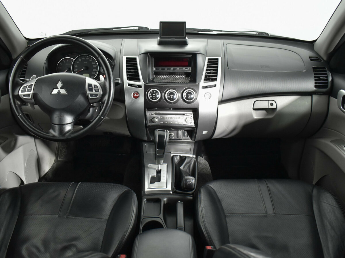 Mitsubishi Pajero Sport 2012 года с пробегом. Фото: #10