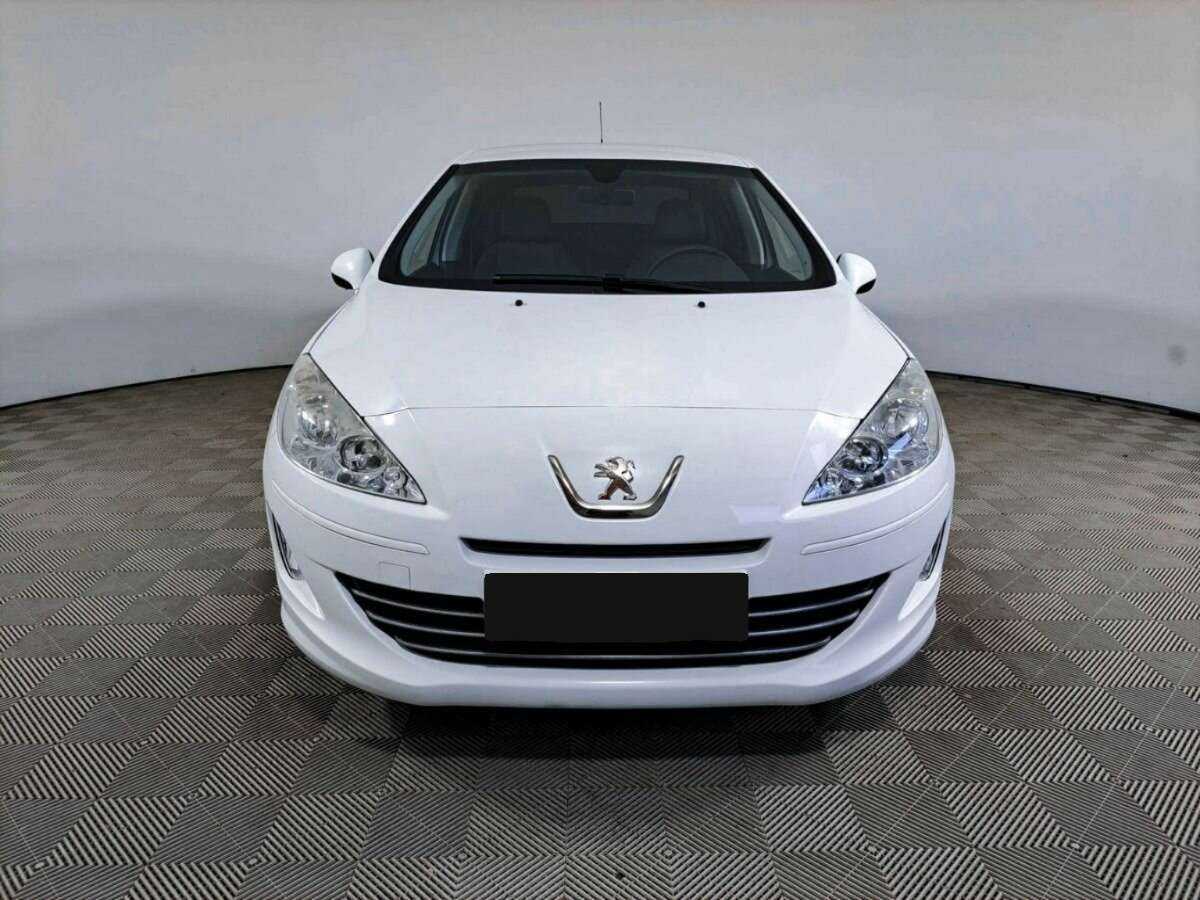 Peugeot 408 2013 года с пробегом. Фото: #1