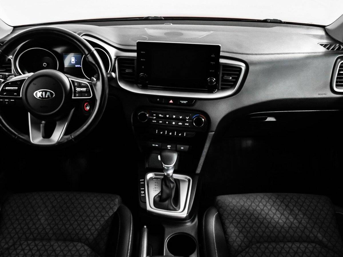 Kia Ceed 2020 года с пробегом. Фото: #10