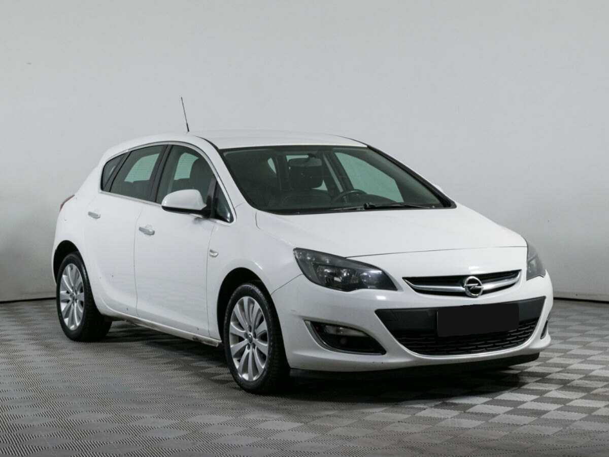 Opel Astra 2013 года с пробегом. Фото: #2
