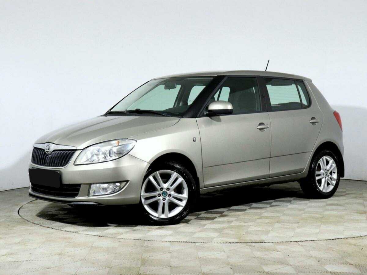 Skoda Fabia 2014 года с пробегом. Посмотреть фото