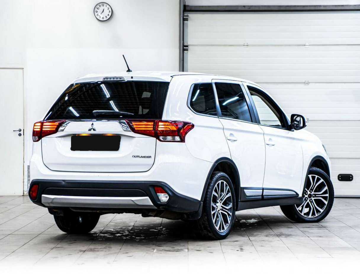 Mitsubishi Outlander 2015 года с пробегом. Фото: #3